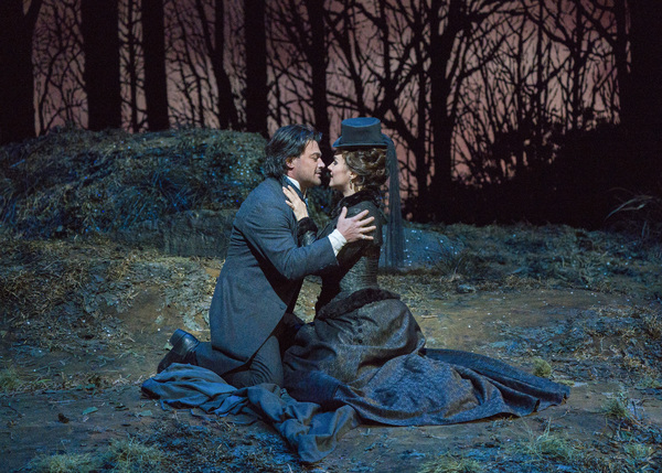 Photo Flash: First Look At Lucia di Lammermoor at The Met Image