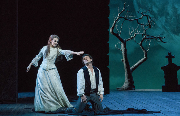 Photo Flash: First Look At Lucia di Lammermoor at The Met 