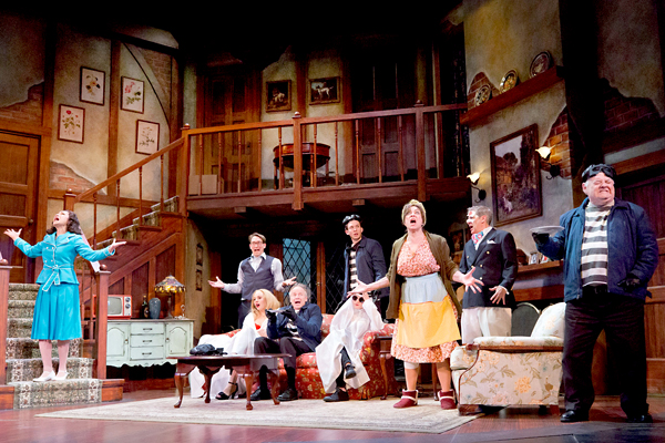 Review: Walnut's NOISES OFF = NONSENSE ON! Image