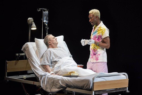 Review: ANGELS IN AMERICA Revival Flies In The Face of Trump Presidency Image