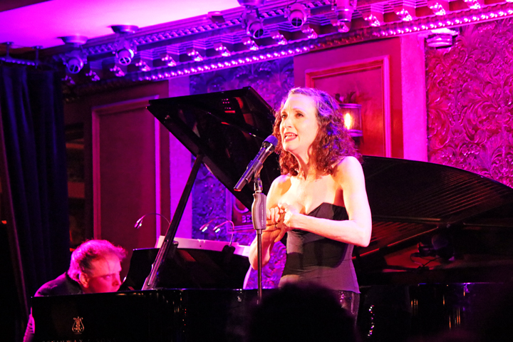 Review: Bebe Neuwirth Serves Up an Acting Lesson at Feinstein's/54 Below Image