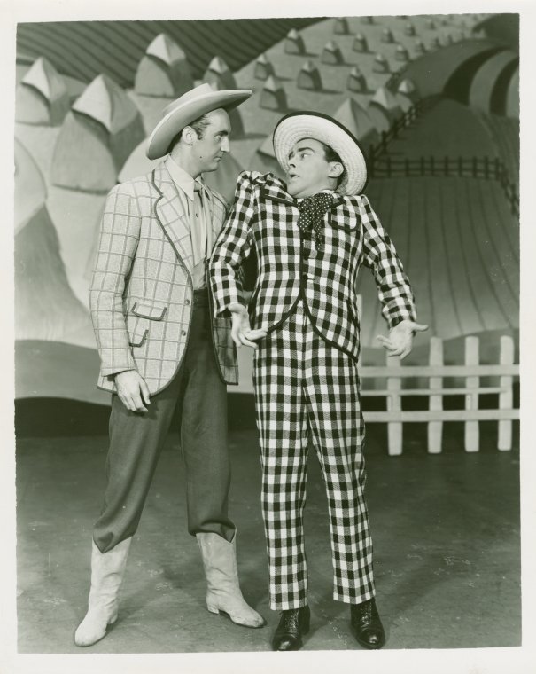 BWW Retrospective: Celebrating 75 Years of Rodgers and Hammerstein's OKLAHOMA! Image