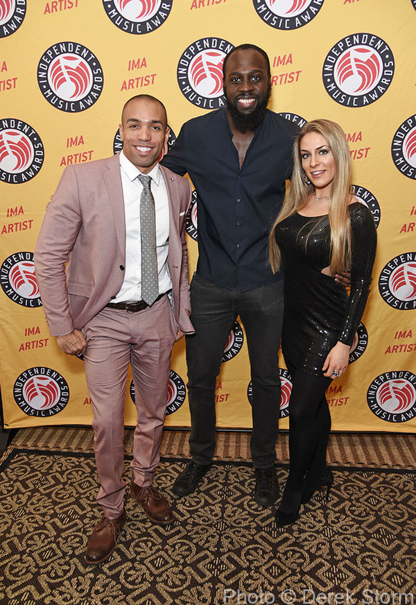 Photo Flash: Adam Davenport Wins at the Independent Music Awards Image