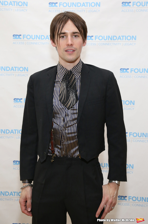  Reeve Carney Photo