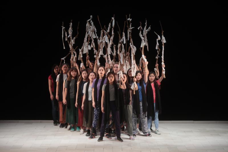 Review: THE SUPPLIANT WOMEN ends the Hong Kong Arts Festival at Hong Kong City Hall Theatre with a glorious ritual 