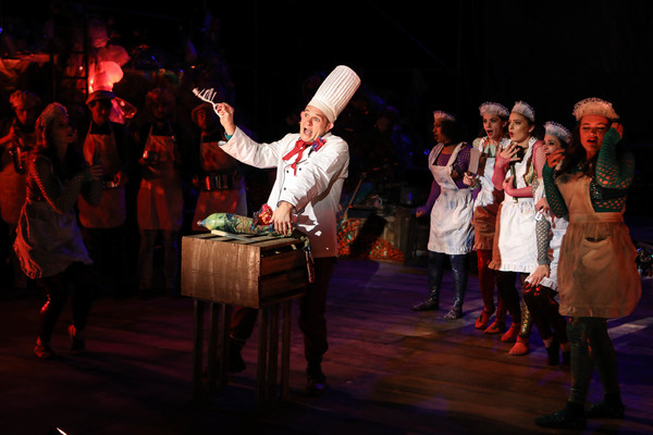 Chase Anderson (Chef Louis), Ensemble Photo