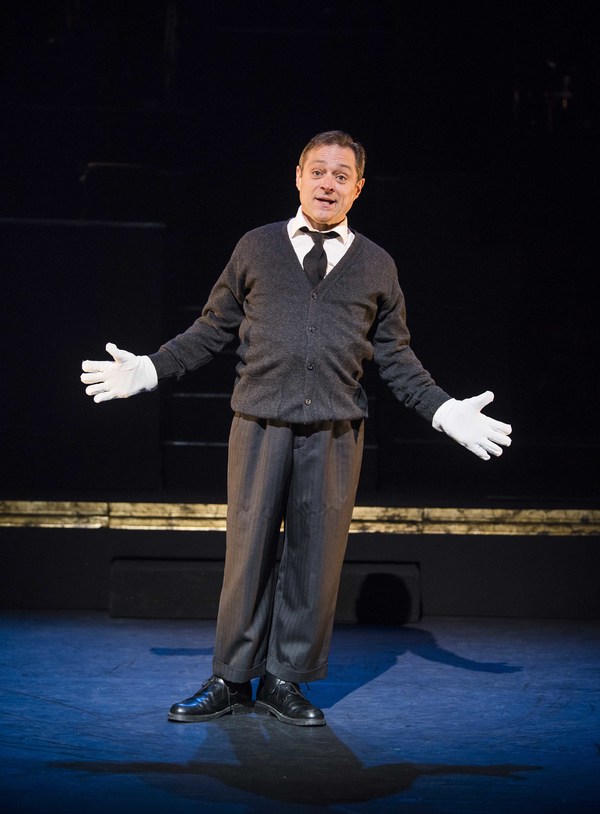 Photo Flash: First Look at Cuba Gooding, Jr. and the Cast of CHICAGO Image