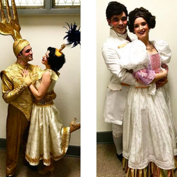 Photo Flash: HAMILTON Chicago Cast Members Enjoy Their Apple Products, and More Saturday Intermission Pics! Image