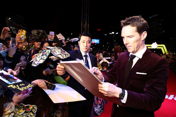 Photo Coverage: Tom Hiddleston, Benedict Cumberbatch, & More Attend the AVENGERS: INFINITY WAR Seoul Fan Event Image