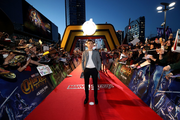 Photo Coverage: Tom Hiddleston, Benedict Cumberbatch, & More Attend the AVENGERS: INFINITY WAR Seoul Fan Event Image
