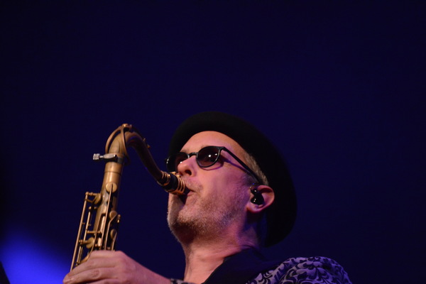 Photo Coverage: THE MAVERICKS Play The Bergen Performing Arts Center 