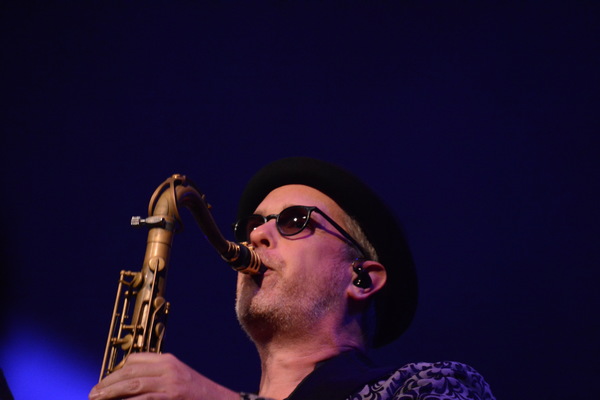 Photo Coverage: THE MAVERICKS Play The Bergen Performing Arts Center Image