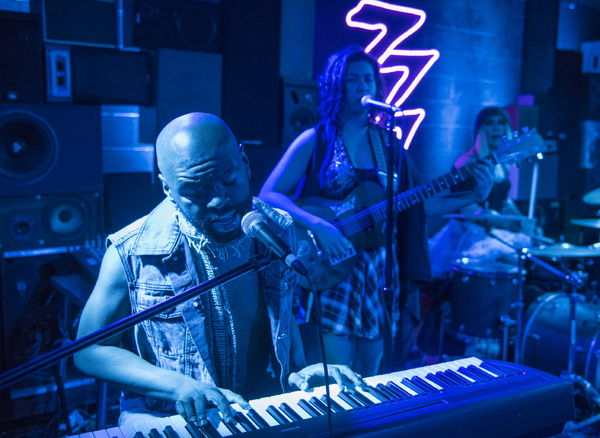Photo Flash: 33 TO NOTHING Opens Opens at A Red Orchid Image