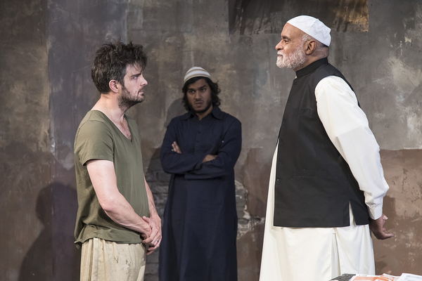 Photo Flash: Ensemble Theatre Company Presents THE INVISIBLE HAND Image
