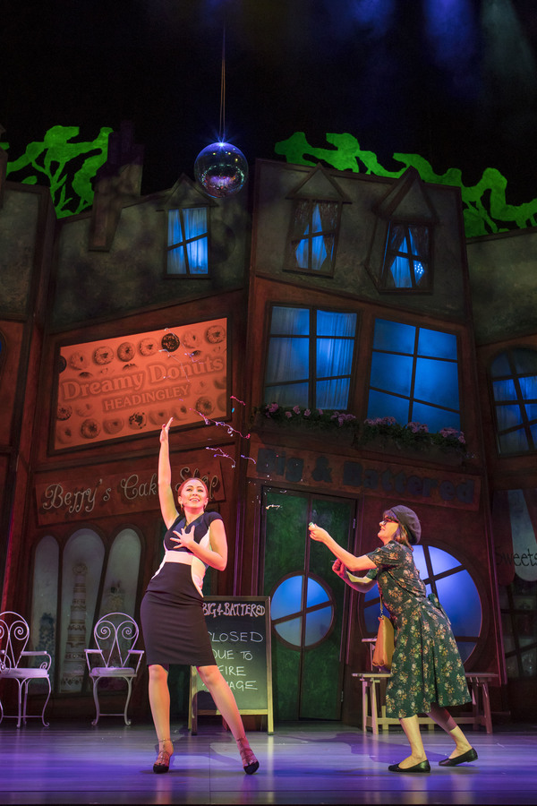 Photo Flash: Elaine C. Smith Stars in FAT FRIENDS THE MUSICAL Image