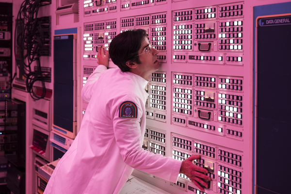 Photo Coverage: Netflix Shares New Images of Emma Stone & Jonah Hill in Upcoming Series MANIAC 