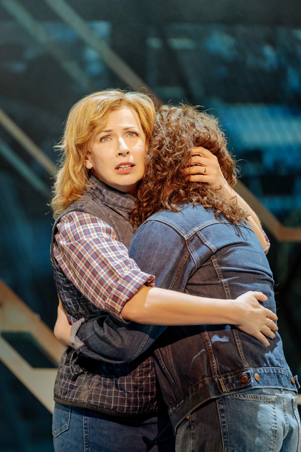 Photo Flash: First Look at the World Premiere of AN OFFICER AND A GENTLEMAN Image