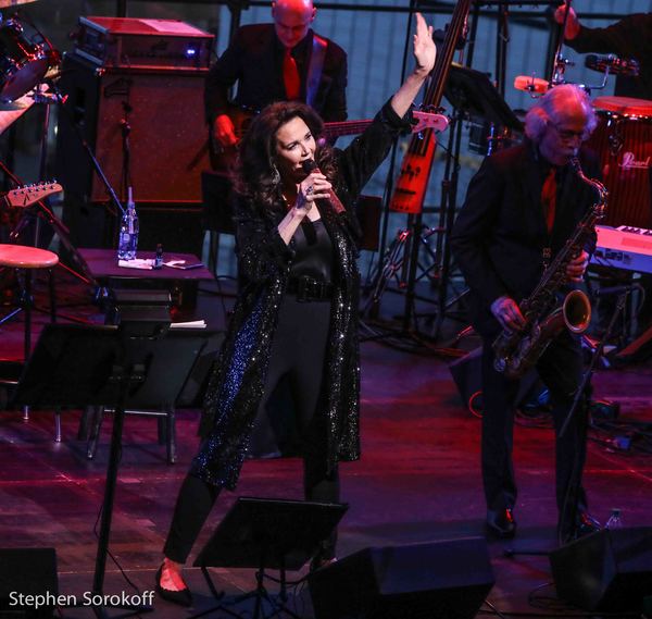 Photo Coverage: Lynda Carter Brings Red Rock n' Blues to Jazz at Lincoln Center 