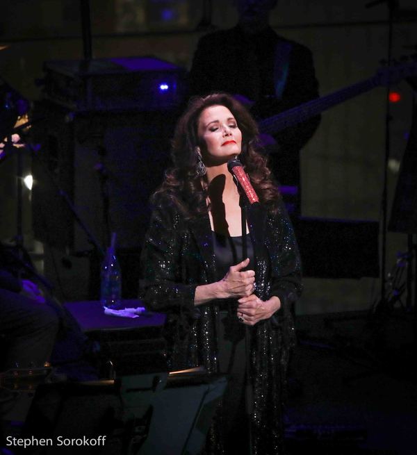 Photo Coverage: Lynda Carter Brings Red Rock n' Blues to Jazz at Lincoln Center 