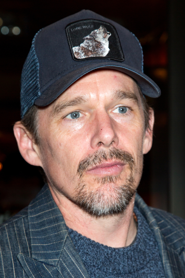 Photo Coverage: On the Opening Night Red Carpet for TRAVESTIES! Image