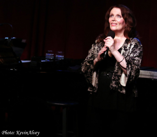 Photo Coverage: Maureen McGovern Takes the Stage at Birdland 
