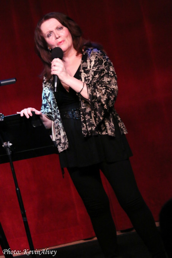 Photo Coverage: Maureen McGovern Takes the Stage at Birdland 