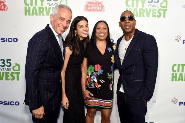 Geoffrey and Margaret Zakarian, Aisha Atkins and Ja Rule Photo