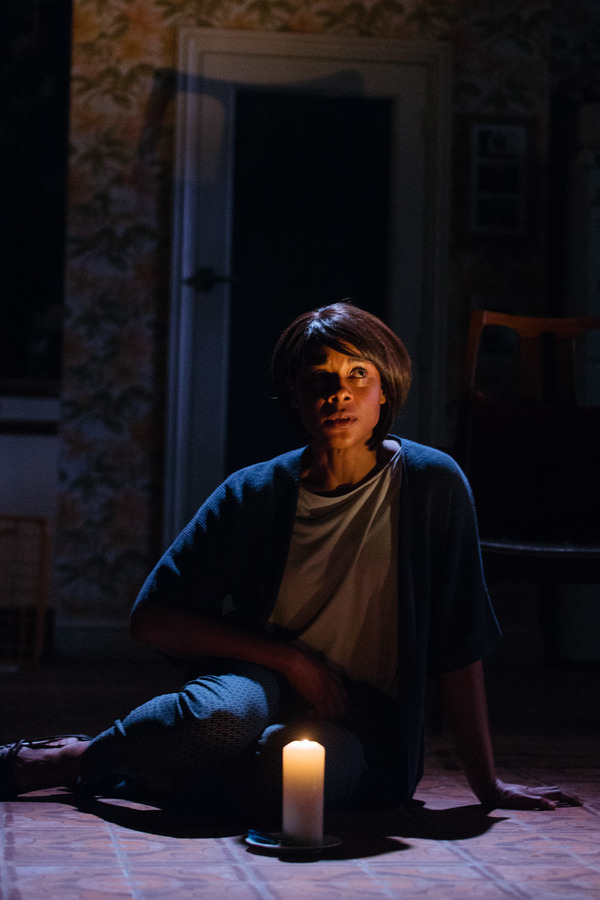 Photo Flash: First Look at NINE NIGHT at the National Theatre Image