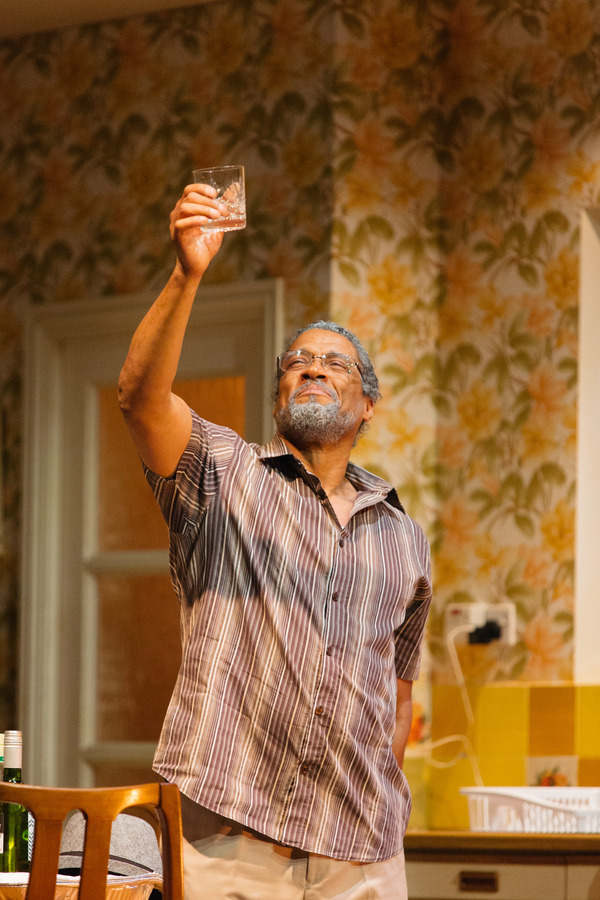 Photo Flash: First Look at NINE NIGHT at the National Theatre Image