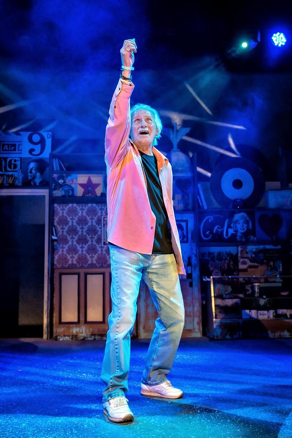 Photo Flash: Pete Best Makes Stage Acting Debut in LENNON'S BANJO 
