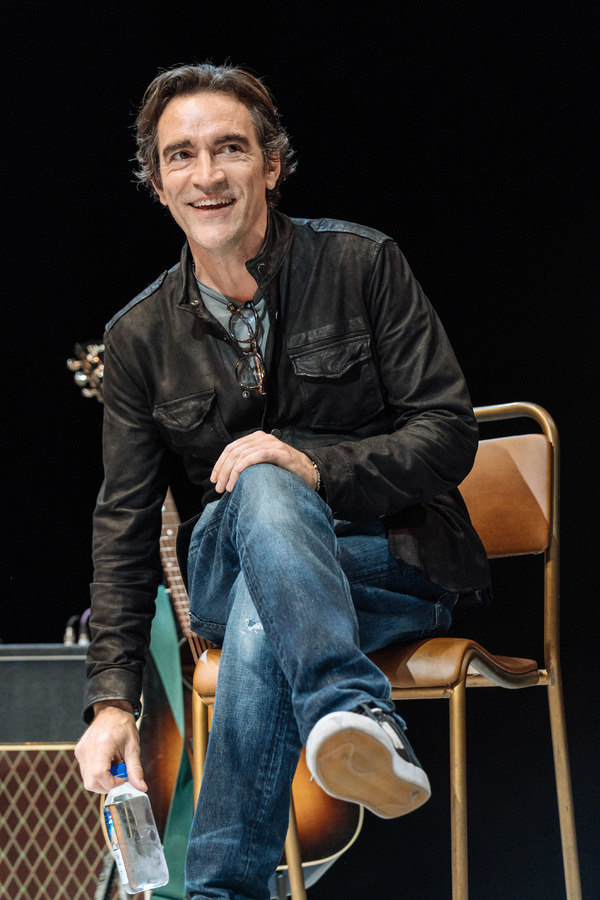 Photo Flash: First Look at MOOD MUSIC at the Old Vic Image