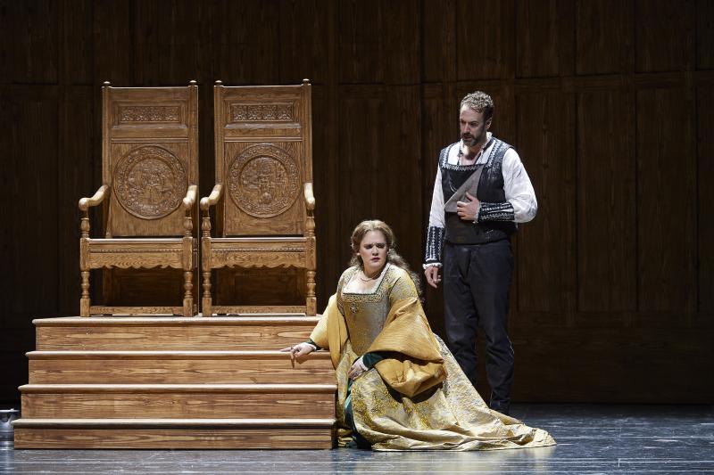 Review: Sondra Radvanovsky Reigns Supreme in the COC's ANNA BOLENA Image