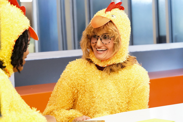 Photo Flash: Broadway Star Idina Menzel Transforms for UNDERCOVER BOSS: CELEBRITY EDITION Image