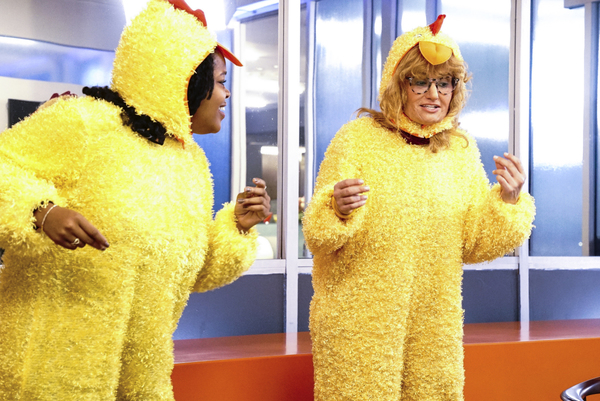 Photo Flash: Broadway Star Idina Menzel Transforms for UNDERCOVER BOSS: CELEBRITY EDITION Image