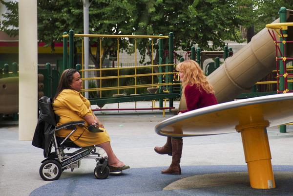 Photo Flash: Broadway Star Idina Menzel Transforms for UNDERCOVER BOSS: CELEBRITY EDITION Image
