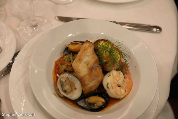 Photo Coverage: Dean Larry King at His Table as The Friars Club Salutes Le Cirque Image