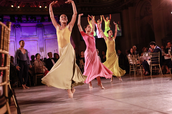 Photo Flash: Ballet Hispanico's Gala Honors Emilio & Gloria Estefan and More Image