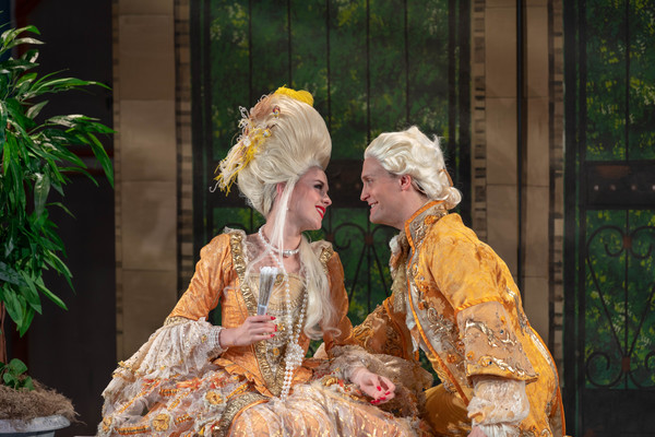 Photo Flash: SINGIN' IN THE RAIN Dances Into The John W. Engeman Theater Image