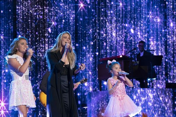 Photo Flash: Maddie Poppe Crowned Winner on Star-Studded Finale of American Idol 
