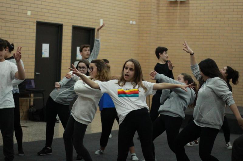 BWW Previews: Primeiro Acto ETM's production of FOOTLOOSE at Centro Cultural Da Malaposta Image