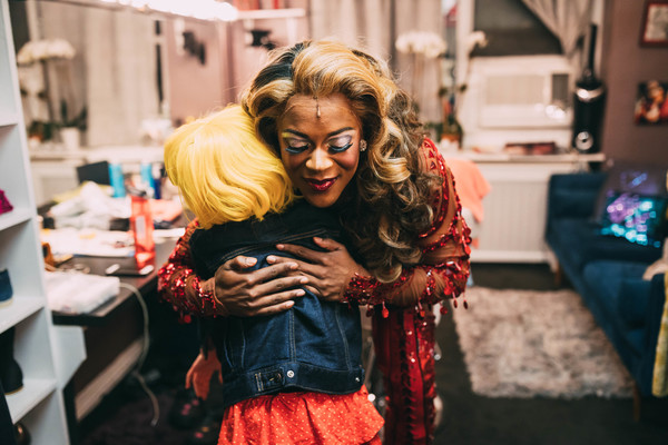 Photo Flash: Desmond Napoles Visits the Cast of KINKY BOOTS Image