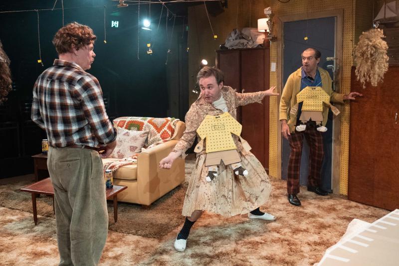Review: THE WALWORTH FARCE Is A Fabulously Funny And Utterly Absurd Glimpse Into The Goings On In A Dysfunctional Family Image