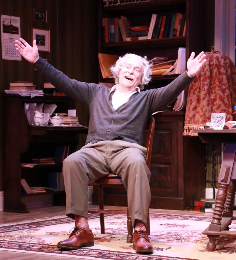 Review: RELATIVITY by Mark St. Germain at Penguin Repertory Theatre 