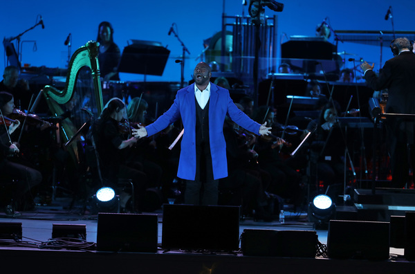 Photo Flash: Zooey Deschanel, Kelsey Grammer, Jane Krakowski, Taye Diggs, Rebel Wilson, Anthony Evans And More Sing BEAUTY AND THE BEAST at The Hollywood Bowl! 