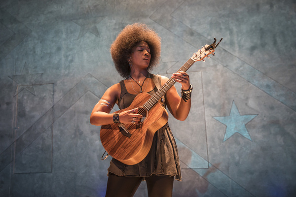 Photo Flash: Goodman Theatre Presents FATHER COMES HOME FROM THE WARS Image