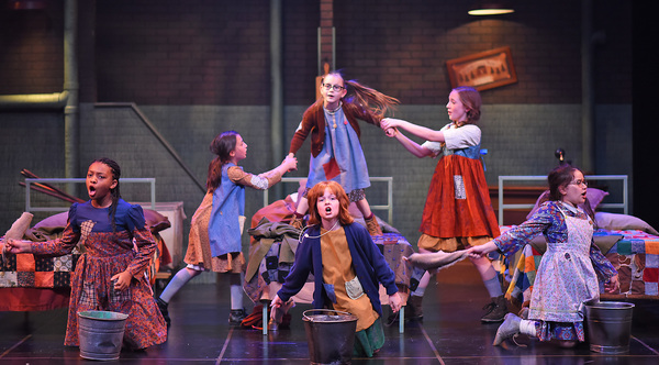 Photo Flash: ANNIE is Now On Stage at Beef & Boards Dinner Theatre Image