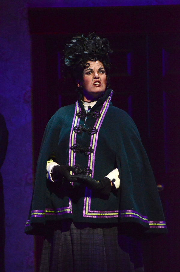 Photo Flash: MARY POPPINS Flies Into Arizona Broadway Theatre Image