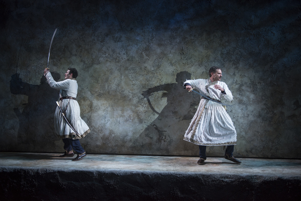 Photo Flash: Steppenwolf Mounts GUARDS AT THE TAJ Image