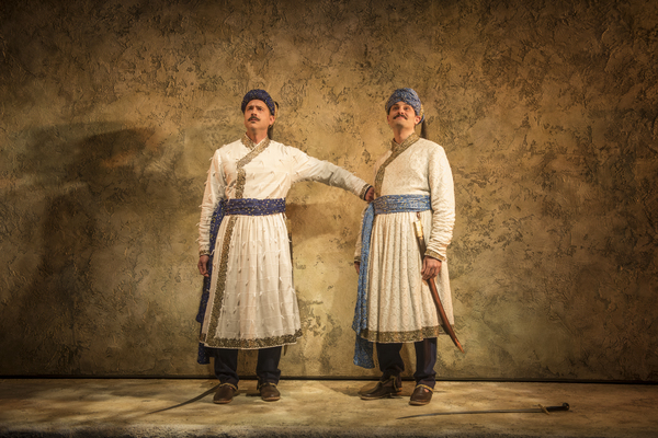 Photo Flash: Steppenwolf Mounts GUARDS AT THE TAJ Image