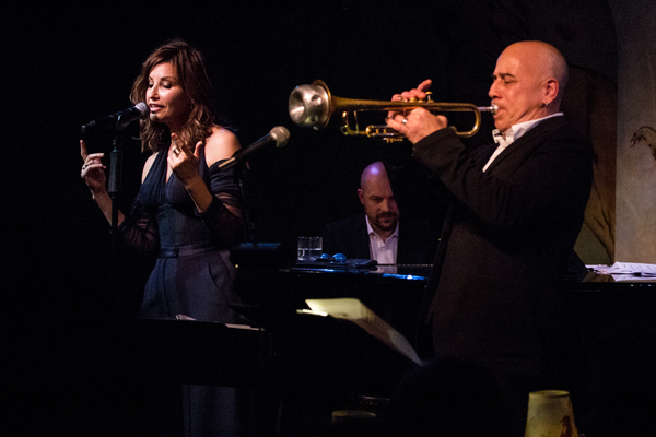 Photo Flash: Actress Gina Gershon Makes Cafe Carlyle Debut Image